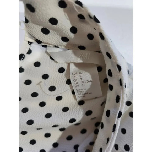 H&M Women’s White Black Polka Dot Mock Neck Long Sleeve Blouse Size 2 - Picture 8 of 9